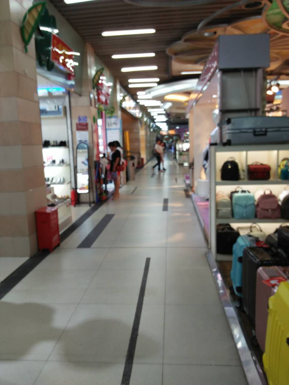 阳光服装（转租）旺铺